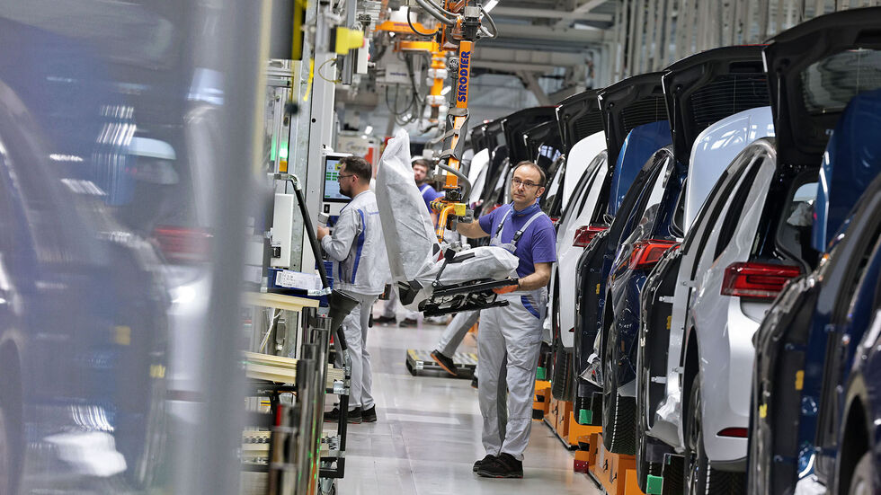 Im VW-Werk Zwickau bleibt die Produktion des ID.3 erhalten, doch der wird ab sofort in Wolfsburg endmontiert, nicht mehr in der Gläsernen Manufaktur Dresden Im VW-Werk Zwickau bleibt die Produktion des ID.3 erhalten, doch der wird ab sofort in Wolfsburg endmontiert, nicht mehr in der Gläsernen Manufaktur Dresden