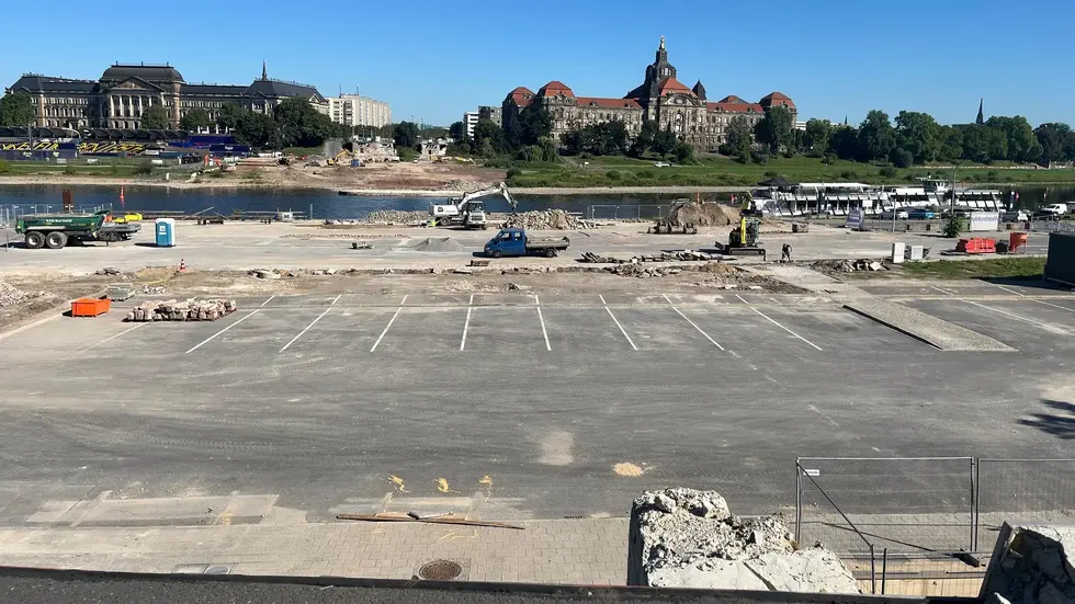An gleicher Stelle, wo die Reste der Brücke abgerissen wurden, soll der Neubau entstehen An gleicher Stelle, wo die Reste der Brücke abgerissen wurden, soll der Neubau entstehen