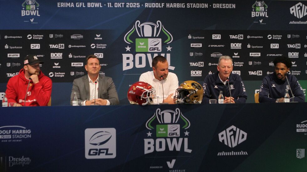 Heiko Wals, Jens-Torsten Müller (Potsdam Royals), Torben Dill (GFL), Greg Seamon, Tylor Hudson (Dresden Monarchs) 