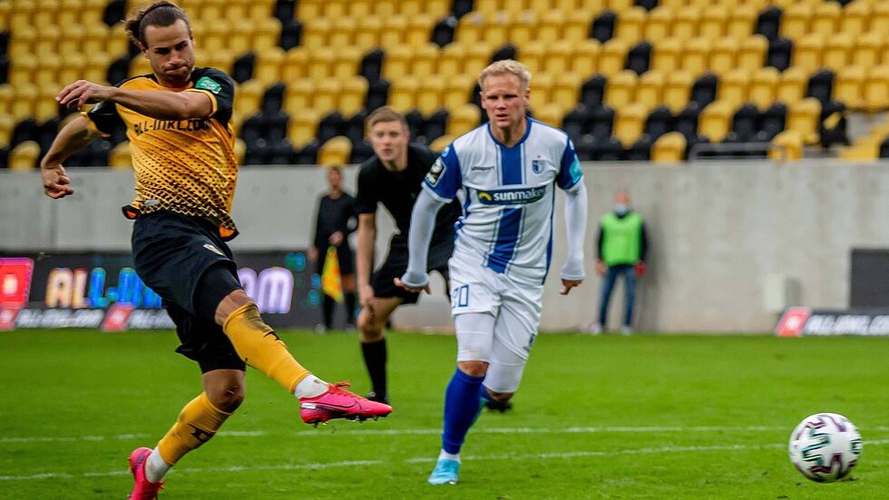 Yannick Stark erzielte das Tor des Tages für Dynamo gegen den 1. FC Magdeburg Yannick Stark erzielte das Tor des Tages für Dynamo gegen den 1. FC Magdeburg