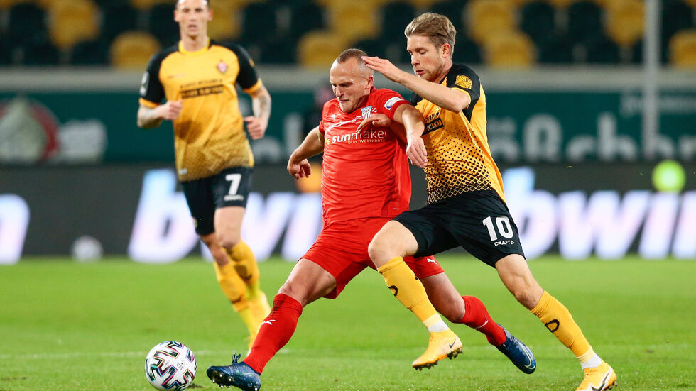 Dynamo verliert das Sachsen-Derby gegen den FSV Zwickau mit 1:2 Dynamo verliert das Sachsen-Derby gegen den FSV Zwickau mit 1:2