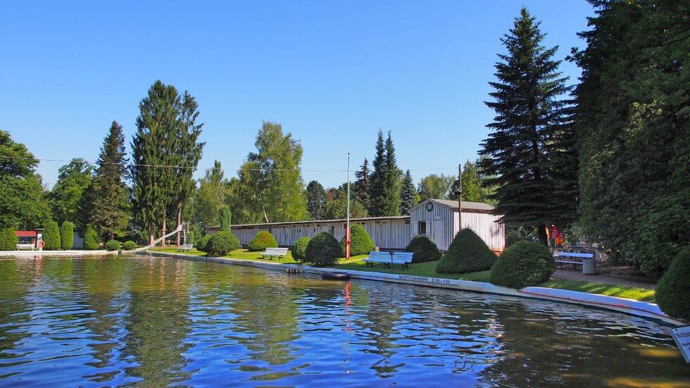 Das Waldbad Langebrück wurde 1912 als "Germaniabad" eingeweiht. Es ist Dresdens ältestes Freibad.