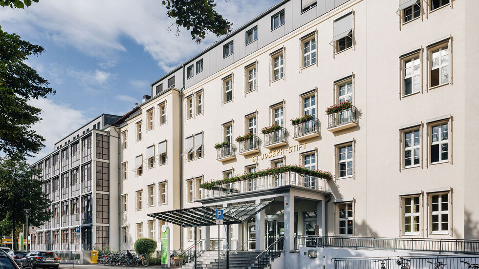 Räumte bei der Studie (mal wieder) ab: Das St. Joseph Stift auf der Wintergartenstraße. Räumte bei der Studie (mal wieder) ab: Das St. Joseph Stift auf der Wintergartenstraße.