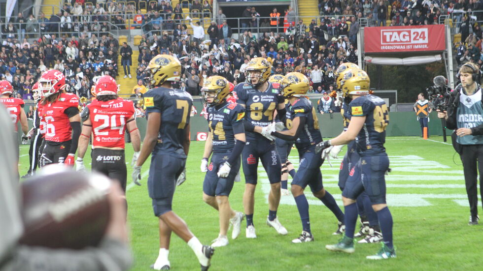 Jubel über den ersten Monarchs Touchdown des Spiels #GFLBowl2025