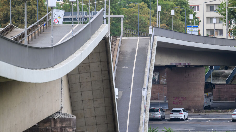 So lag die Carolabrücke am 11. September letztes Jahr morgens im Fluss