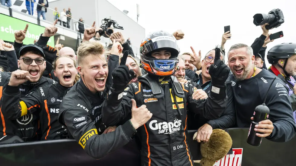 Großer Jubel über den Sieg im Sonntagsrennen bei Ben Dörr und Dörr Motorsport