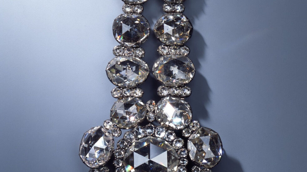 Hutkrempe der Diamantrosengarnitur 