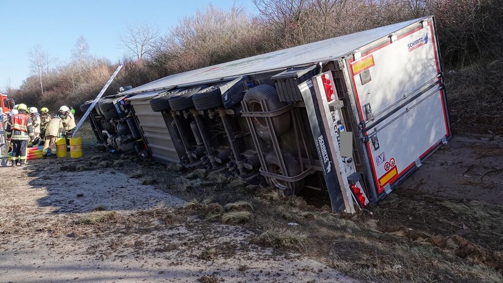 Unfallursache war vermutlich ein Reifenplatzer Unfallursache war vermutlich ein Reifenplatzer