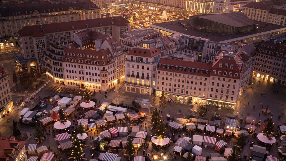Da leuchtet nicht nur Besuchern, sondern auch Taschendieben das Herz: zur Weihnachtszeit wird kräftig zugelangt, so auch auf dem Neumarkt. Da leuchtet nicht nur Besuchern, sondern auch Taschendieben das Herz: zur Weihnachtszeit wird kräftig zugelangt, so auch auf dem Neumarkt.