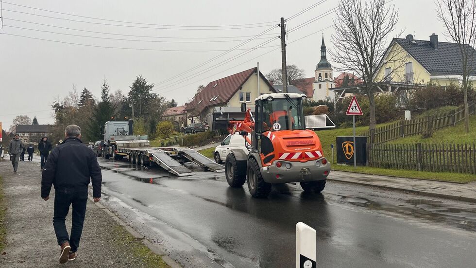 Bald rollen die Bagger der Firma Teichmann an, um die Hauptstraße durch Struppen zu sanieren