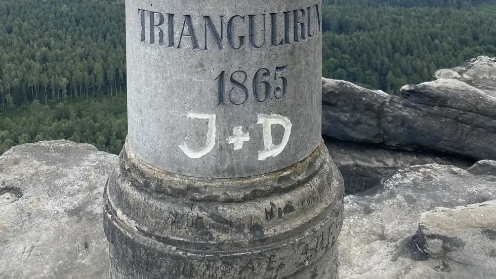 Foto vom 22.7.26 auf dem Großen Zschirnstein (Triangulationssäule)