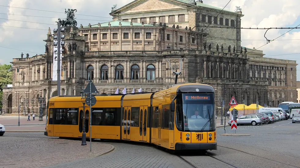 Nach den Ferien fahren die Linien der Dresdner Verkehrsbetriebe zwar wieder öfter, aber nicht ganz so oft wie vor den Ferien. (Symbolbild)