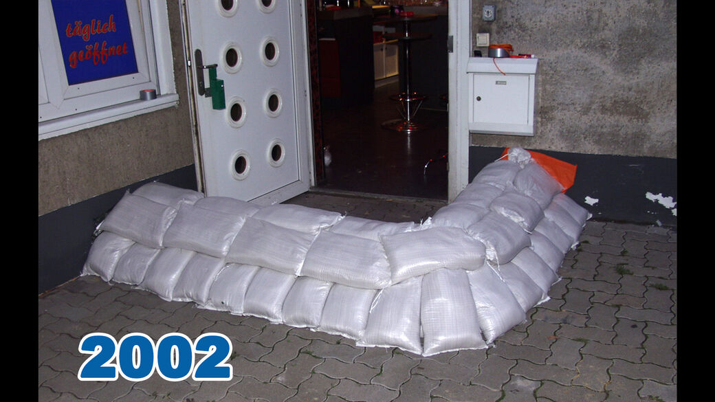 Die Flut richtete in dem Lokal einiges an Schäden an.