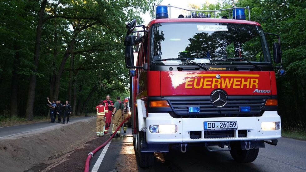Die Feuerwehr rückte mit zahlreichen Einsatzkräften an.