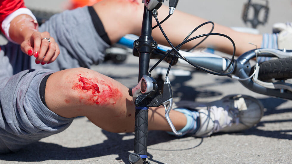 Ein 10-Jähriger ist von einem Unbekannten mit einem Messer bedroht wurden. Die Polizei sucht Zeugen. (Symbolbild)