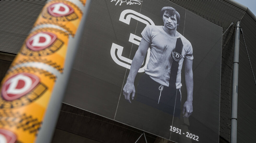 Die legendäre Rückennummer "3" von Dixie Dörner wird bei Dynamo nicht mehr vergeben Die legendäre Rückennummer "3" von Dixie Dörner wird bei Dynamo nicht mehr vergeben