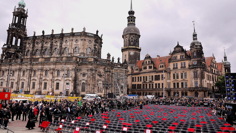 Bereits im Juni 2020 protestierten Selbstständige aus dem Kulturbereich unter dem Motto "Ohne uns ist es still" gegen die Corona-Maßnahmen. Jetzt regt sich Widerstand wegen der Rückzahlung der Corona-Hilfen