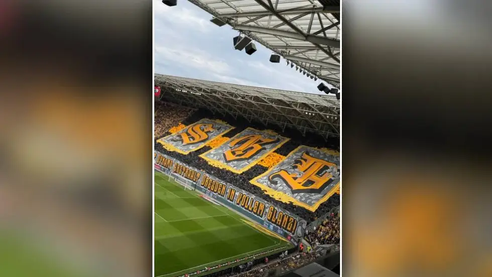 Kurz vor Anpfiff präsentierte der K-Block eine weitere glanzvolle Choreo.