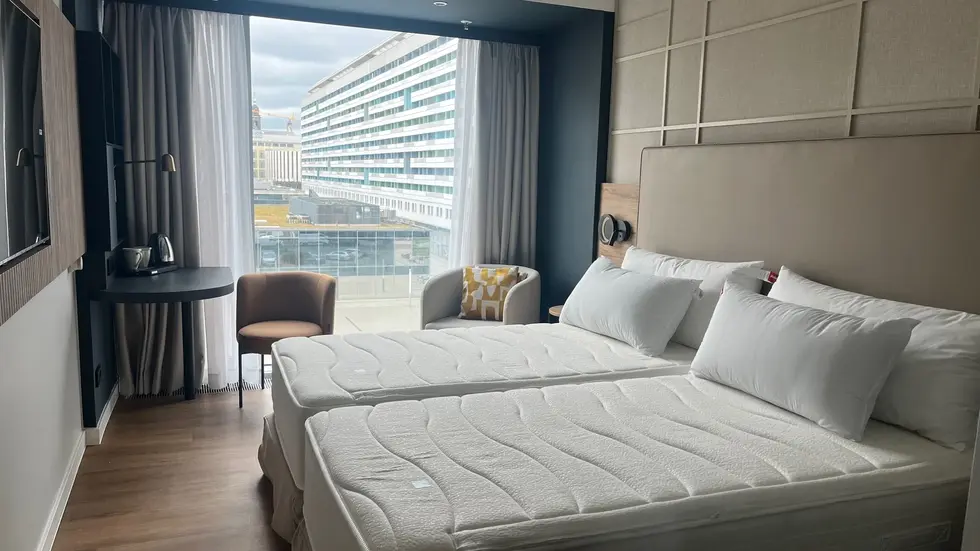 Von jedem Zimmer aus hat man Ausblick auf die Prager Straße Von jedem Zimmer aus hat man Ausblick auf die Prager Straße