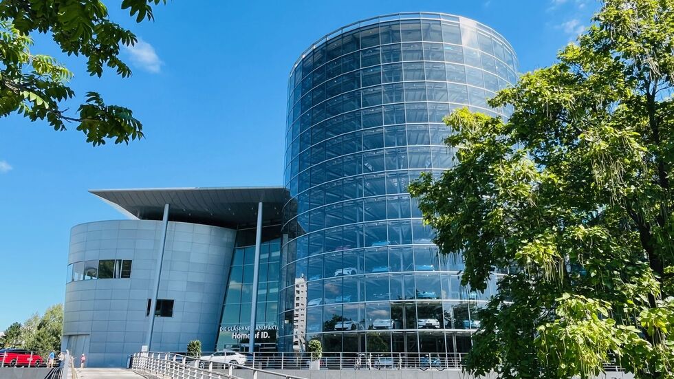 Die Gläserne Manufaktur war vor 25 Jahren der Prestige-Bau von VW. Jetzt ist ihre Zukunft ungewiss Die Gläserne Manufaktur war vor 25 Jahren der Prestige-Bau von VW. Jetzt ist ihre Zukunft ungewiss