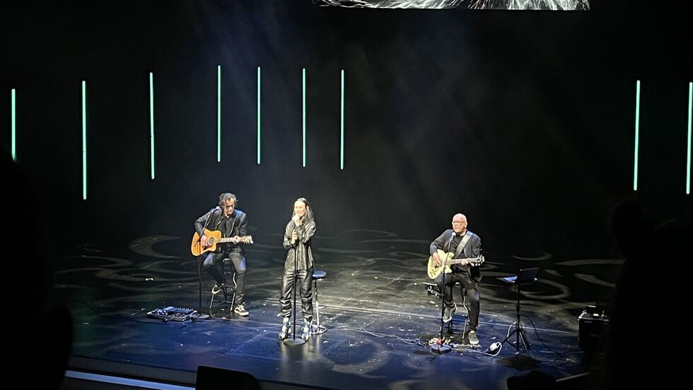 Die Band "Bell Book & Candle" sorgte auf der Bühne für Stimmung. Die Band "Bell Book & Candle" sorgte auf der Bühne für Stimmung.