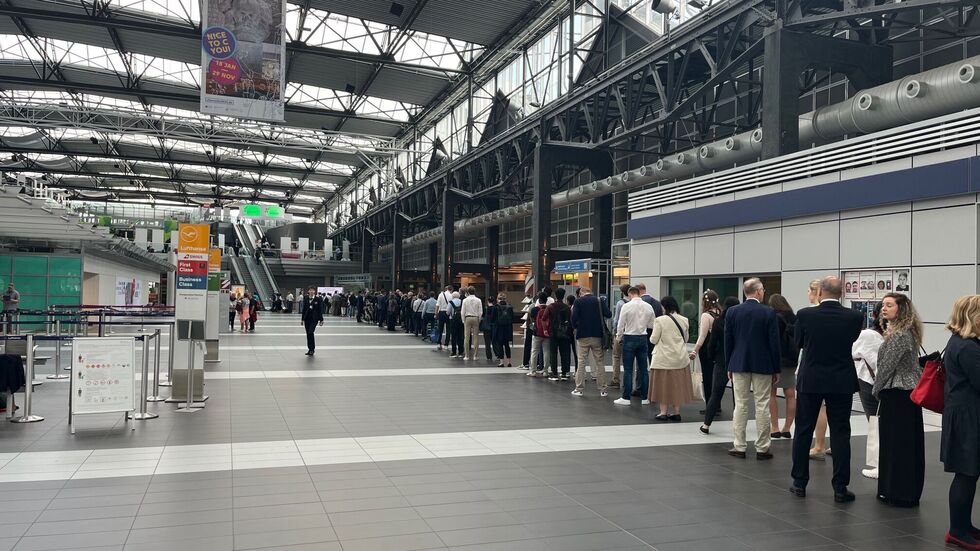 Eine lange Warteschlange bildete sich heute am Flughafen - allerdings nicht von Reisenden, sondern von Teilnehmern des 19. Silicon Saxony Day