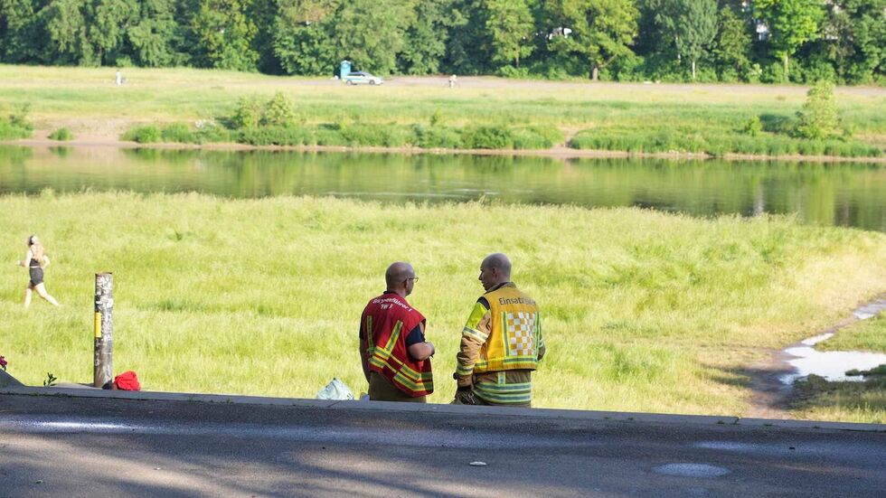 Der Ort des Blitzeinschlages: Das Elbufer am Rosengarten