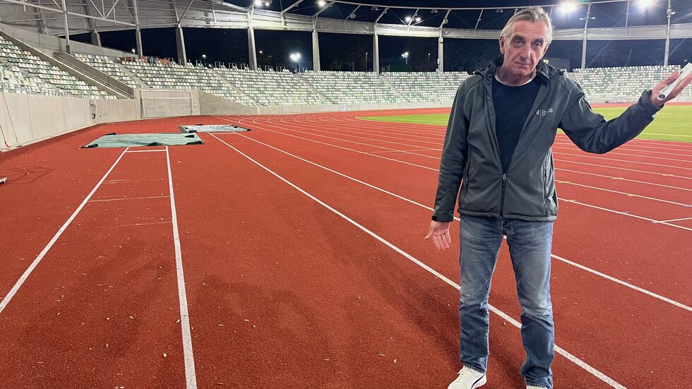 Ralf Minge, Direktor im Sportpark Ostra, ist auch Hausherr im Steyer-Stadion, in dem es nach der Eröffnung noch jede Menge Mängel gibt