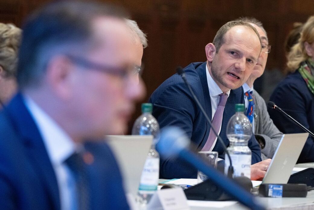 Landrat Stephan Meyer bei der Rede von AfD-Bundessprecher Tino Chrupalla.