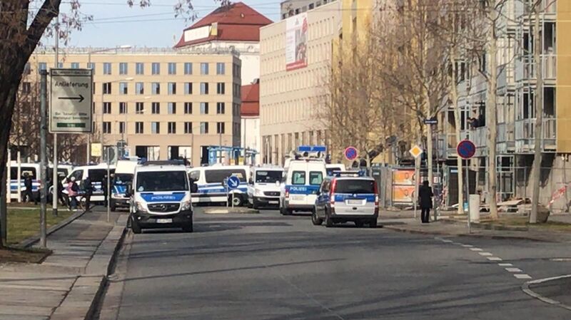 Umfangreiche Sperrungen rund um die Altmarkt-Galerie! Foto: Redaktion