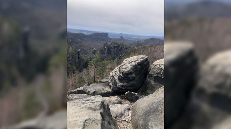 Die Carolafelsen sind ein beliebtes Ausflugsziel für Wanderer.