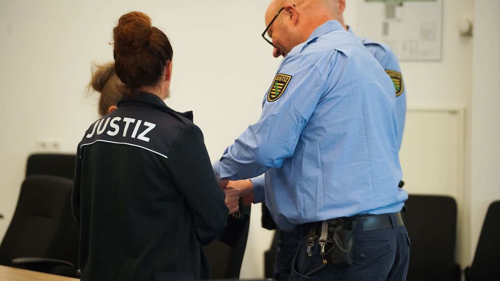 Zum Prozessauftakt war der Saal gut gefüllt.