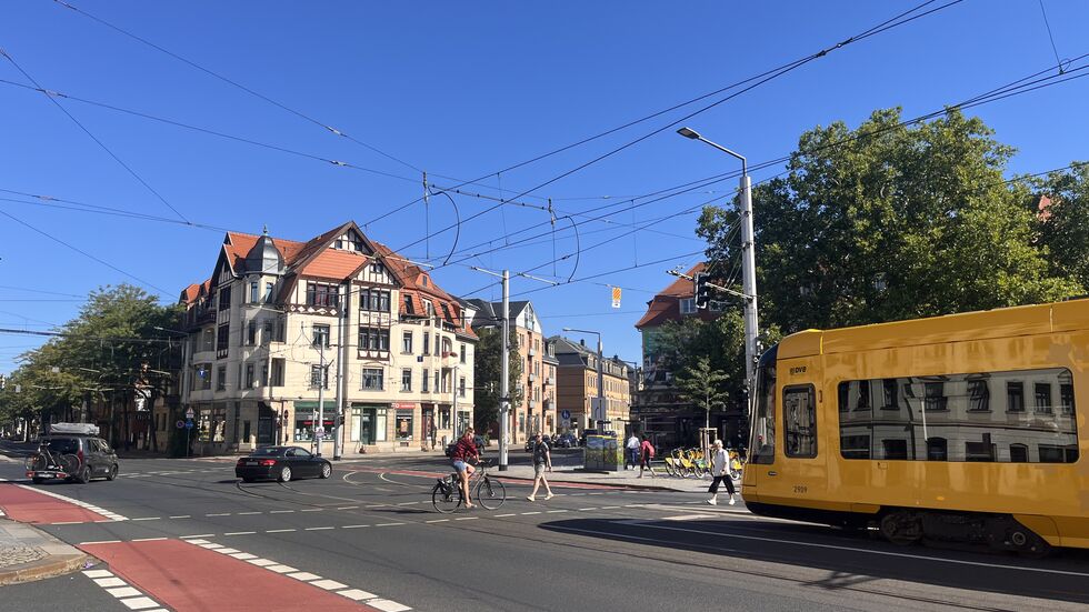 Von Straßenbahn bis Bus: Die Kürzungen bei den DVB betreffen alle Fahrgäste.