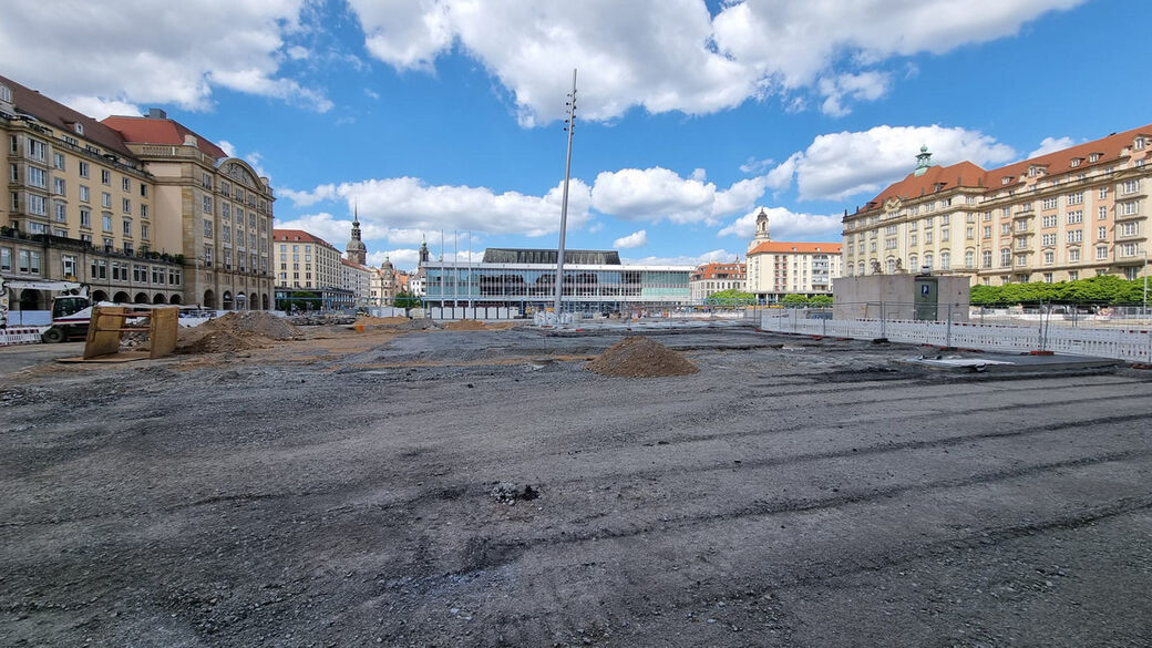 Der Altmarkt wird seit April 2022 saniert - viel Grün gab es hier bislang nicht.