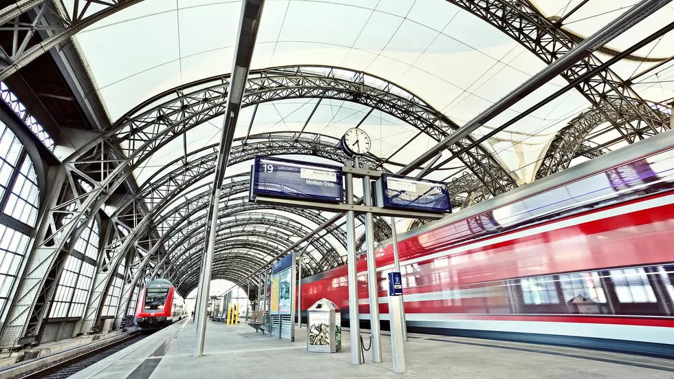 Fahrgäste müssen sich auf Änderungen bei den S-Bahnen einstellen. (Symbolbild)