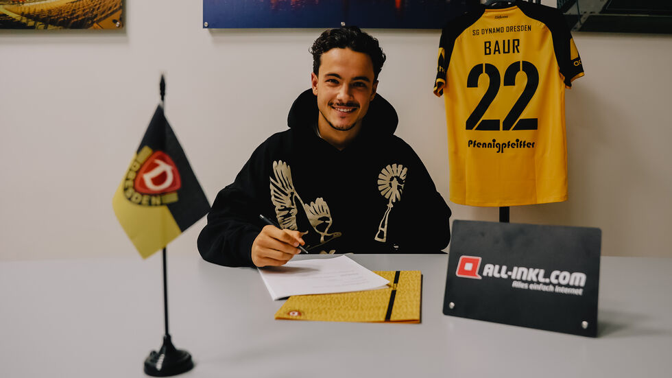 Dynamo holt Mittelfeldspieler Baur aus Paderborn Dynamo holt Mittelfeldspieler Baur aus Paderborn