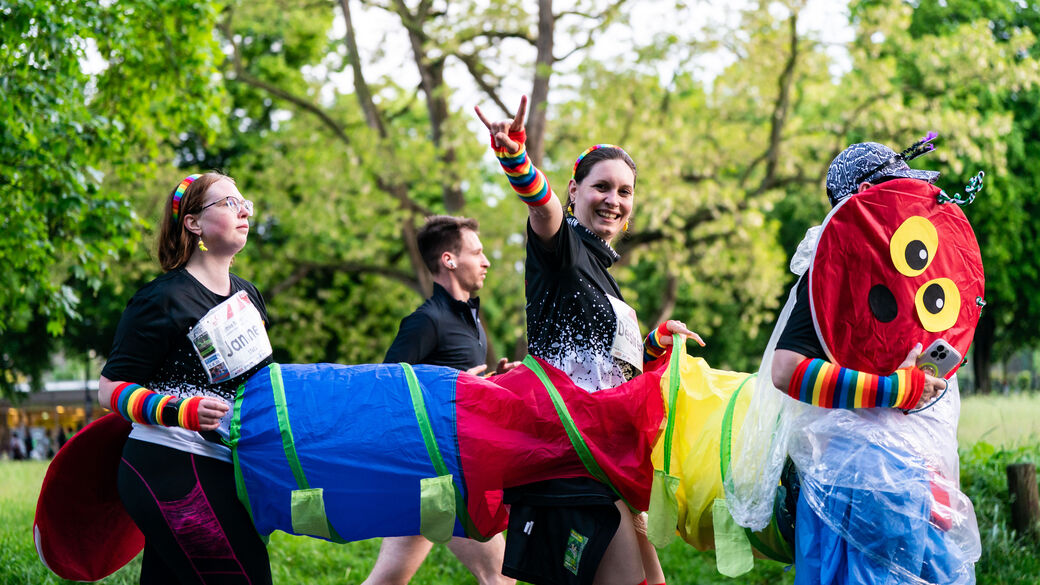 Im Dreierteam ging es fünf Kilometer entlang.
