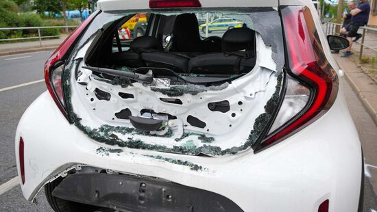 An den beteiligten Wagen entstand hoher Schaden.