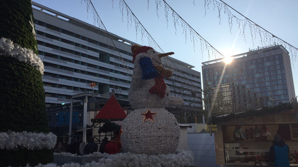 Die "Dresdner Winterlichter" auf der Prager Straße. Foto: Archiv Die "Dresdner Winterlichter" auf der Prager Straße. Foto: Archiv