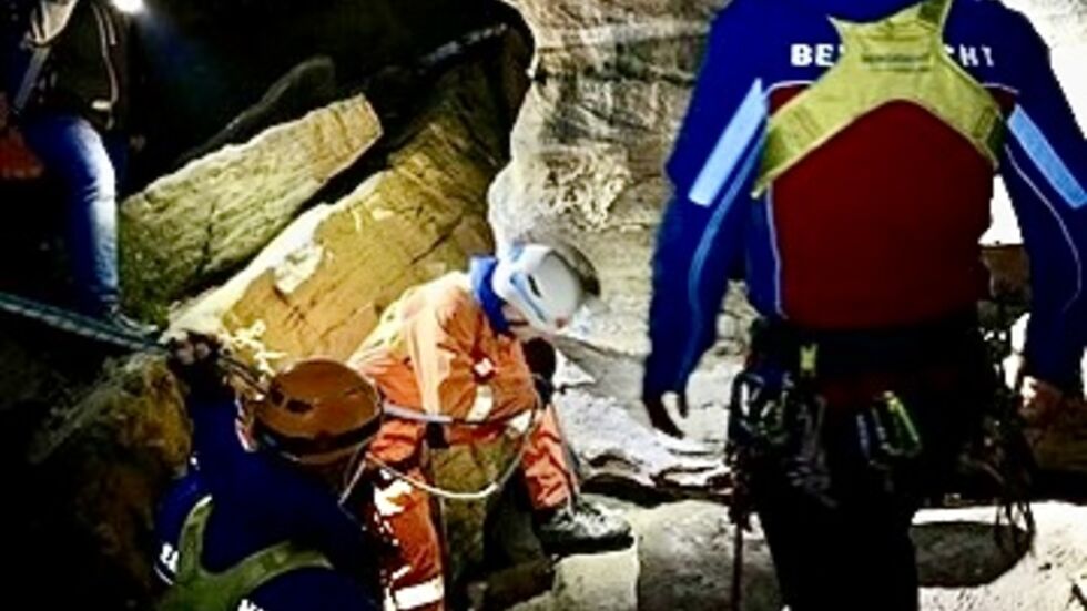 Die Höhlenretter der Bergwacht befreiten einen 43-jährigen Dresdner aus seiner misslichen Lage
