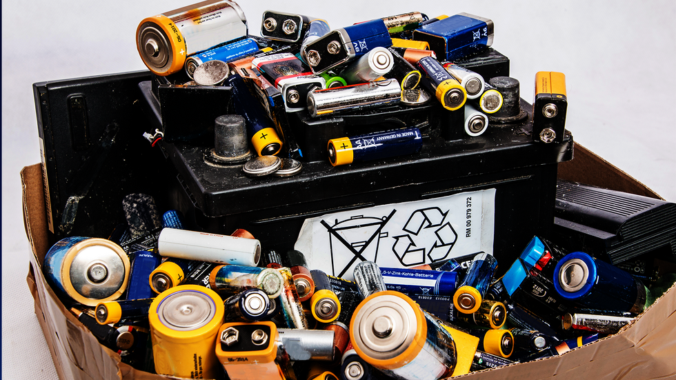 Schadstoffe können wieder kostenlos beim Dresdner Schadstoffmobil abgegeben werden. (Symbolfoto)