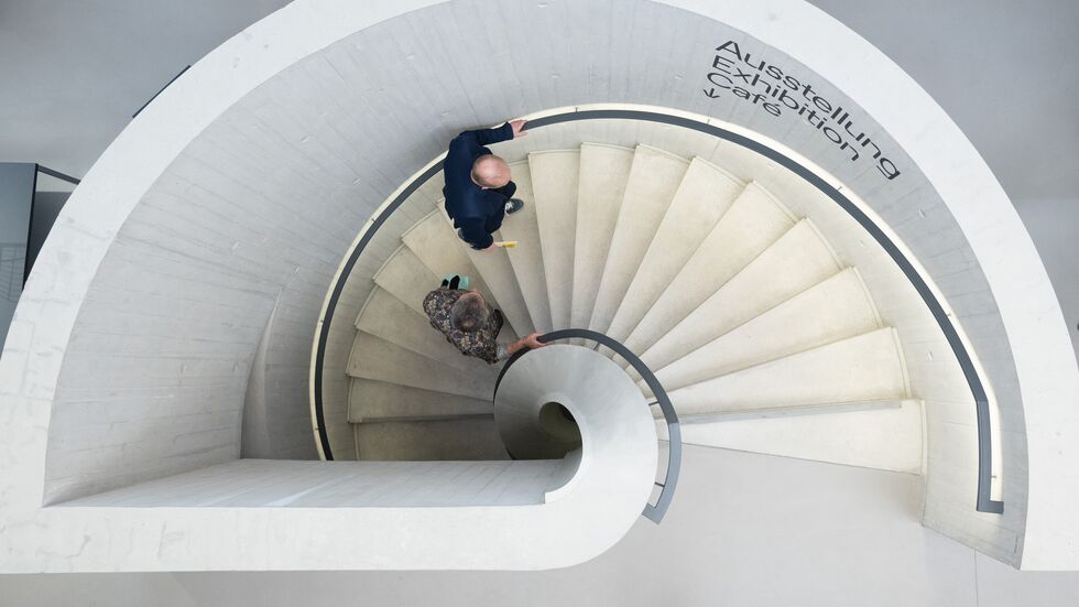 Das Archiv der Avantgarden der Staatlichen Kunstsammlungen Dresden (SKD) beherbergt eine der umfangreichsten Sammlungen von Kunstwerken, Objekten und Dokumenten der künstlerischen Avantgarden des 20. Jahrhunderts Das Archiv der Avantgarden der Staatlichen Kunstsammlungen Dresden (SKD) beherbergt eine der umfangreichsten Sammlungen von Kunstwerken, Objekten und Dokumenten der künstlerischen Avantgarden des 20. Jahrhunderts