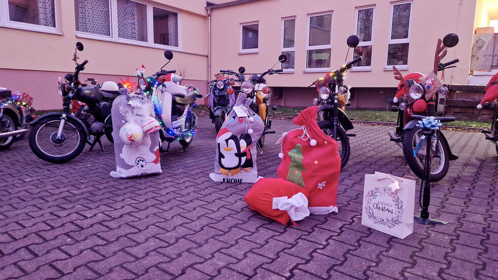 Gebracht wurden viele Geschenke vom Wunschzettel. Gebracht wurden viele Geschenke vom Wunschzettel.