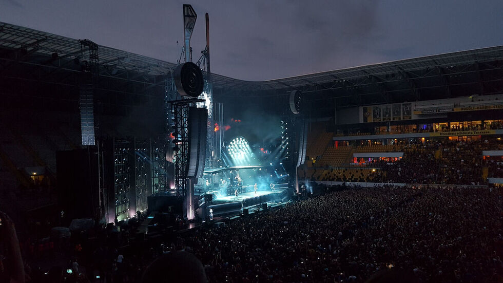 Eindrücke vom Konzert am 12.06.19 im Rudolf-Harbig-Stadion (Foto: Redaktion/Franziska Meier) Eindrücke vom Konzert am 12.06.19 im Rudolf-Harbig-Stadion (Foto: Redaktion/Franziska Meier)