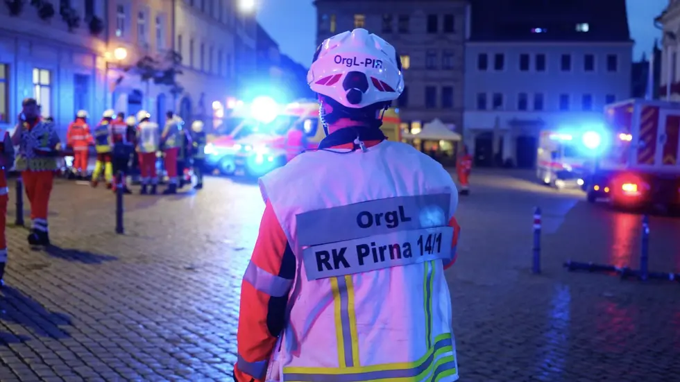 Feuerwehr, Rettungsdienst und Katastrophenschutz haben in Pirna den Ernstfall geprobt Feuerwehr, Rettungsdienst und Katastrophenschutz haben in Pirna den Ernstfall geprobt