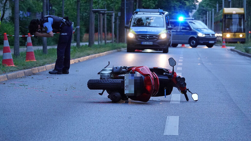 Das Motorrad auf der Stübelallee.