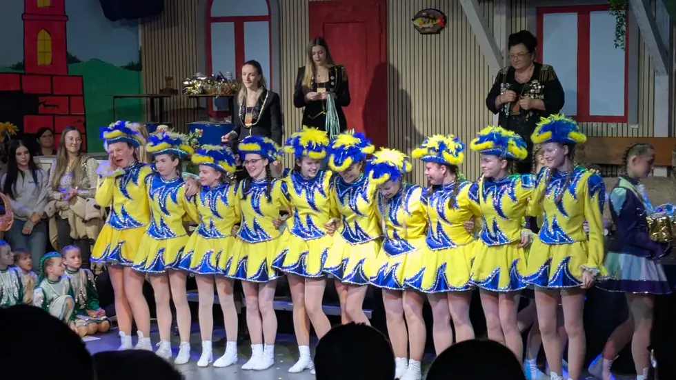 Die Nachwuchsgarde des Moritzburger Carneval Clubs tanzte sich im Jugendbereich auf den 1. Platz Die Nachwuchsgarde des Moritzburger Carneval Clubs tanzte sich im Jugendbereich auf den 1. Platz