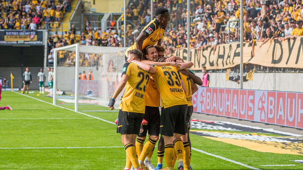 Sensation perfekt! Dynamo schlägt den Bundesliga-Absteiger Werder Bremen mit 3:0! Sensation perfekt! Dynamo schlägt den Bundesliga-Absteiger Werder Bremen mit 3:0!