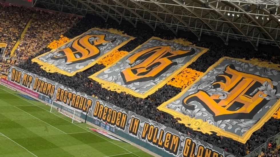 Die Choreo zum Traditionsspieltag bei Dynamo Dresden Die Choreo zum Traditionsspieltag bei Dynamo Dresden