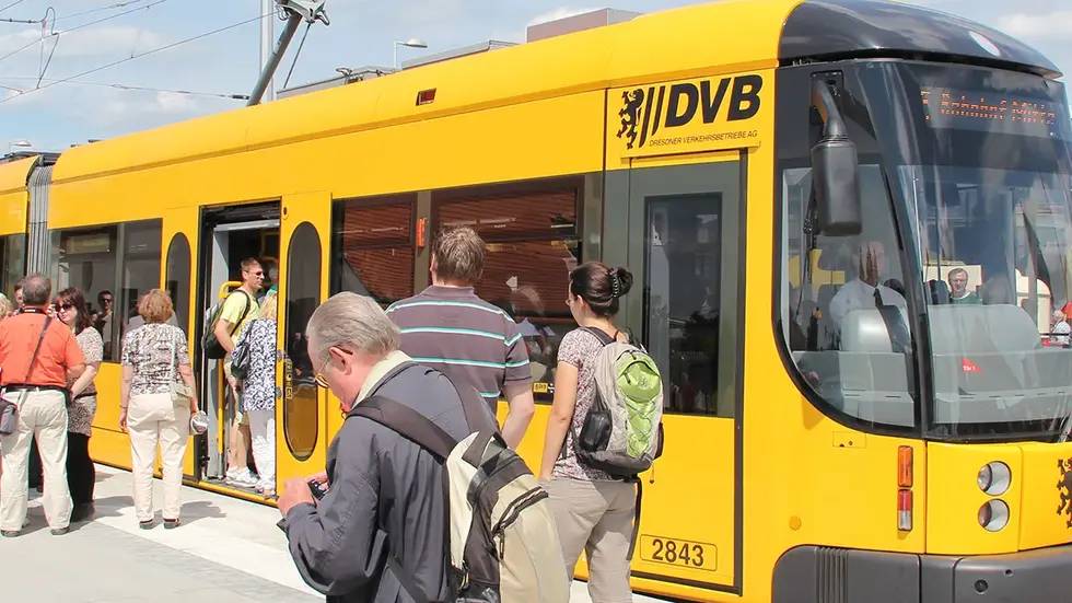 Fahrgäste der DVB in der Neustadt müssen am Sonntag Umleitungen einplanen. 